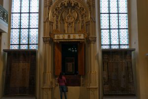 Maisel-Synagogue-inside